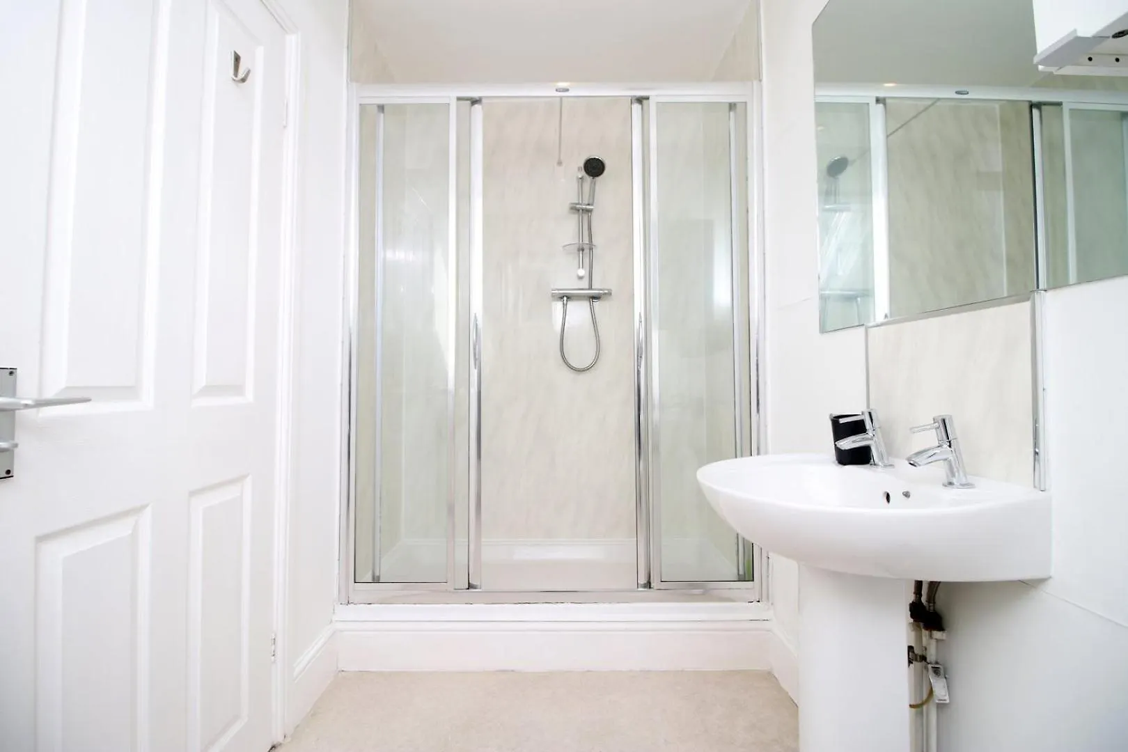 Chic And Spacious 1-Bedroom Flat Pontcanna Cardiff