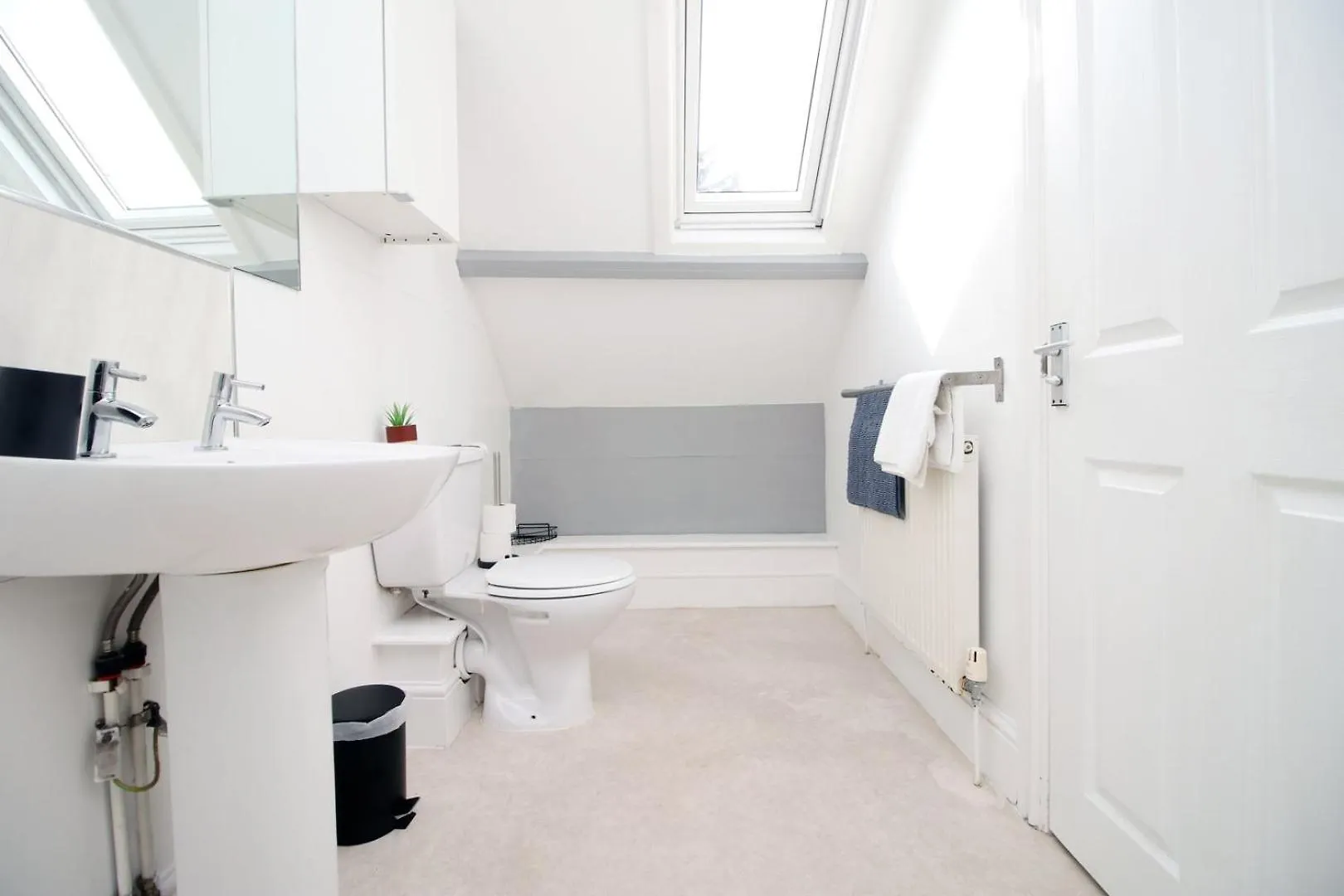 Chic And Spacious 1-Bedroom Flat Pontcanna Cardiff Apartment